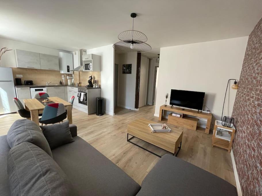 T2Entierement Renove Style Industriel Apartment Rodez Exterior photo