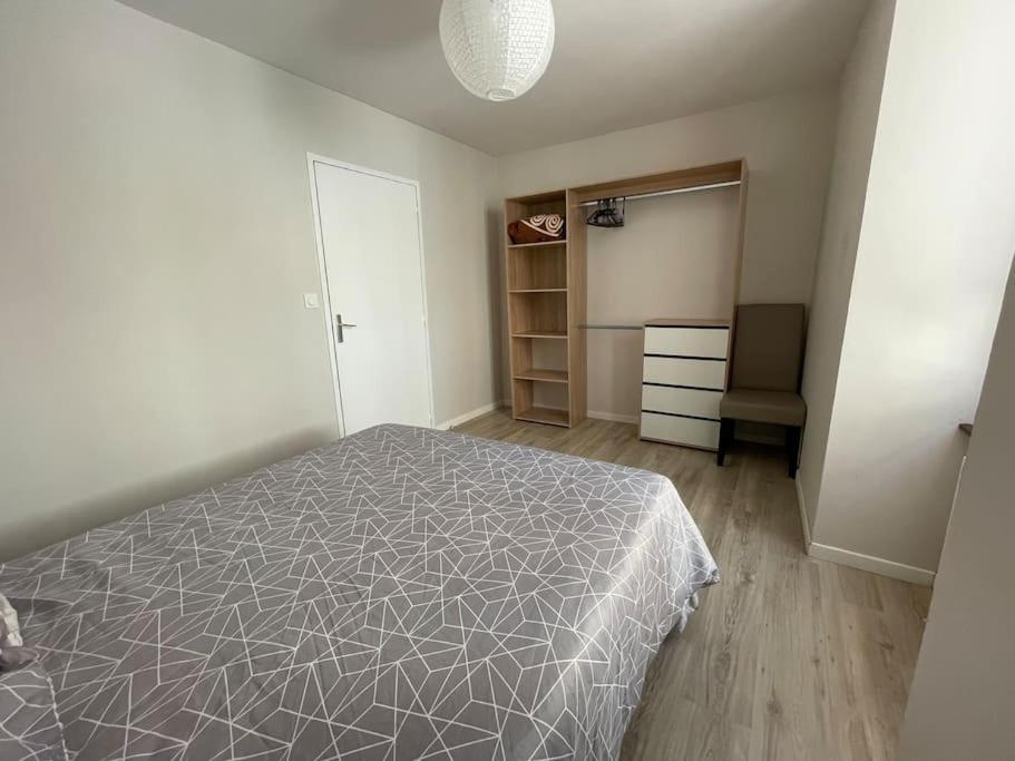 T2Entierement Renove Style Industriel Apartment Rodez Exterior photo
